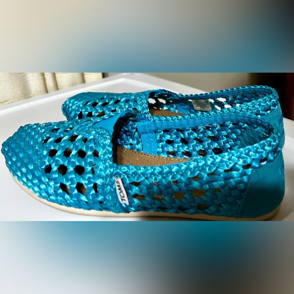 TOM’S Aqua colored basket weave style flats - Picture 5 of 6